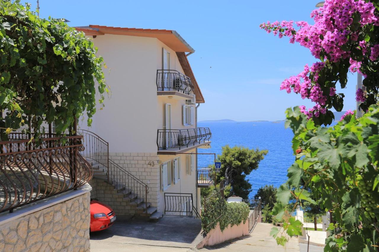 Apartments By The Sea Okrug Donji, Ciovo - 16657 Donji Okrug  Esterno foto