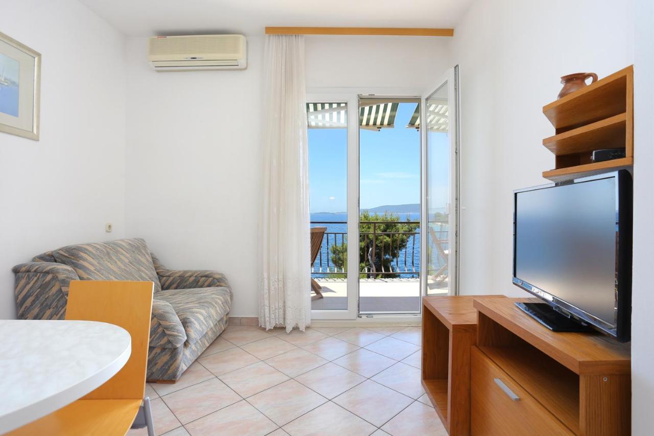 Apartments By The Sea Okrug Donji, Ciovo - 16657 Donji Okrug  Esterno foto